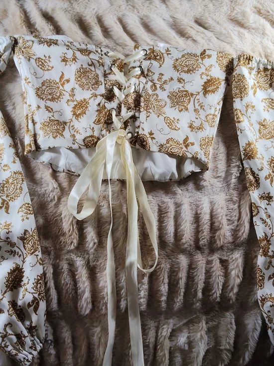 SHEIN White and Gold Floral Off-Shoulder Crop Top - Picture 5 of 6